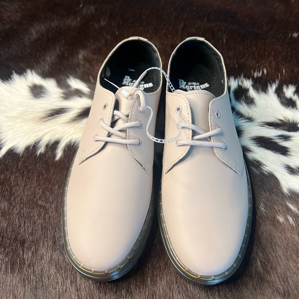 Dr. Martens Zavala Lo Oxford Taupe Leather Women’s Size 8 Men’s Size 7 - LA004